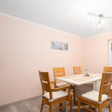 Familienfreundliche 3-Zimmer-Ferienwohnung Saal an der Donau Экстерьер фото
