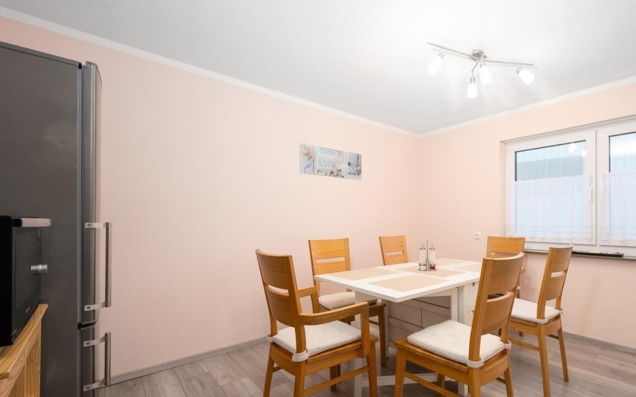 Familienfreundliche 3-Zimmer-Ferienwohnung Saal an der Donau Экстерьер фото